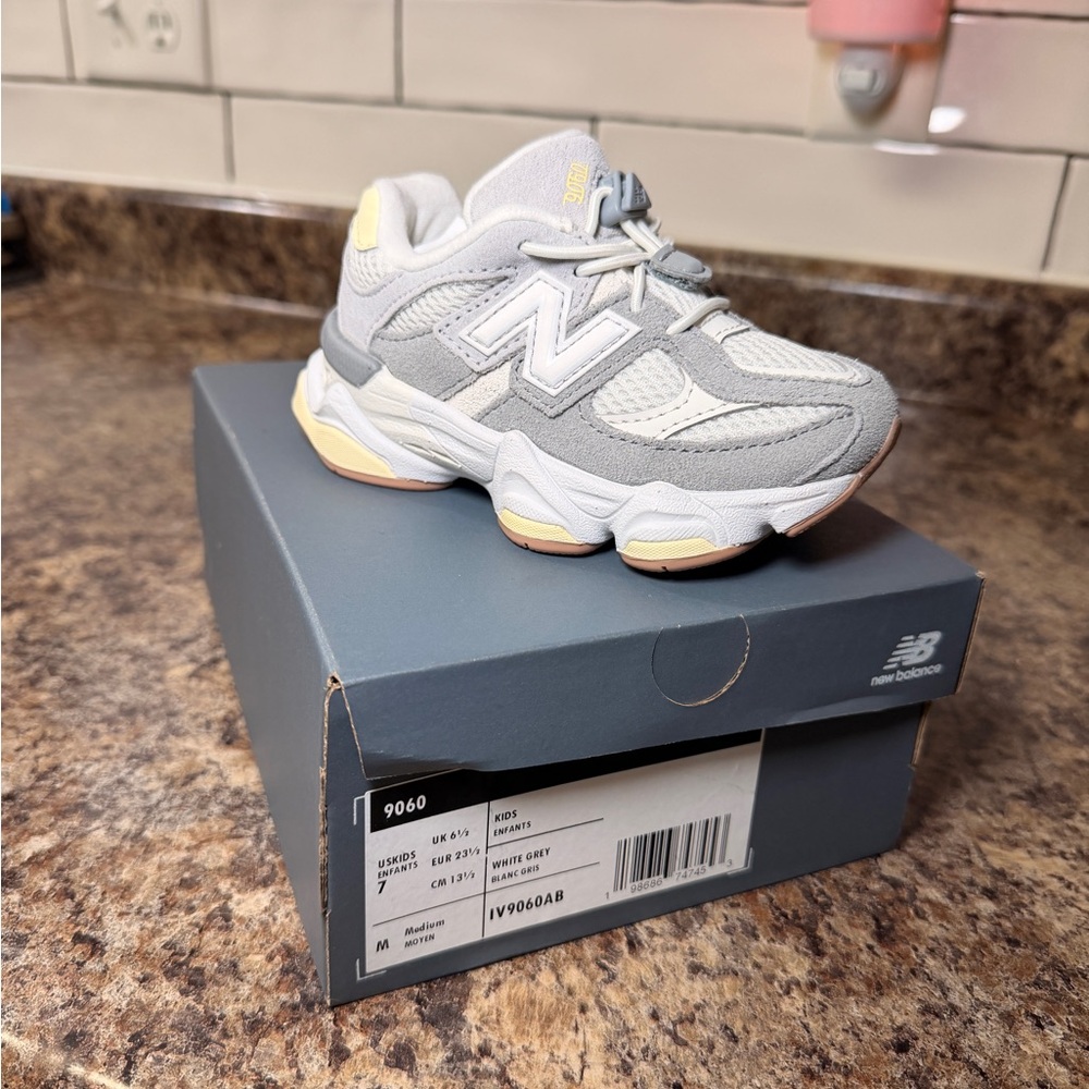 New Balance 9060s BRAND NEW - never worn